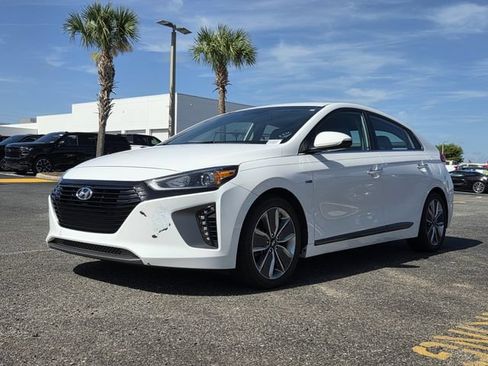 Used 2017 Hyundai Ioniq Limited FWD image 2