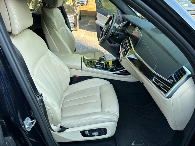 Used 2021 BMW X7 xDrive40i w/ M Sport Package AWD/4WD image 19