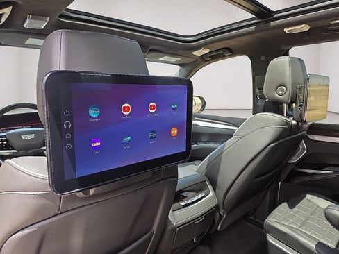 Used 2025 Cadillac Escalade Sport Platinum RWD image 19