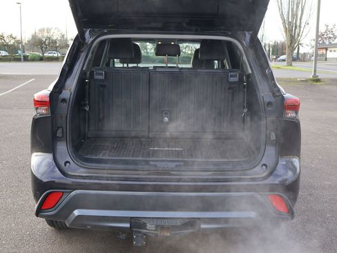 Used 2021 Toyota Highlander Limited image 7