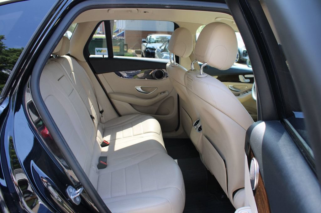 Used 2019 Mercedes-Benz GLC 300 4MATIC image 30