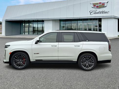 Certified 2024 Cadillac Escalade V w/ Heavy-Duty Trailer Package image 2