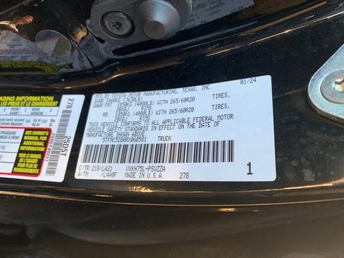 Used 2024 Toyota Tundra Platinum AWD/4WD image 33