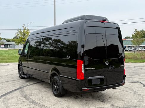 Used 2025 Mercedes-Benz Sprinter 2500 image 5