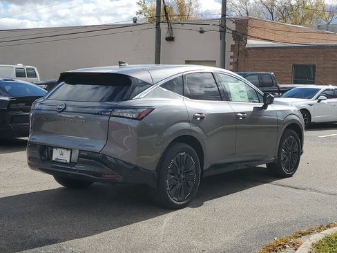 New 2025 Nissan Murano Platinum image 4