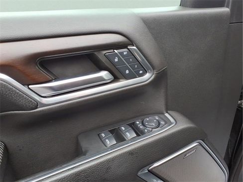 Used 2024 GMC Sierra 2500 Denali w/ Denali Reserve Package image 12