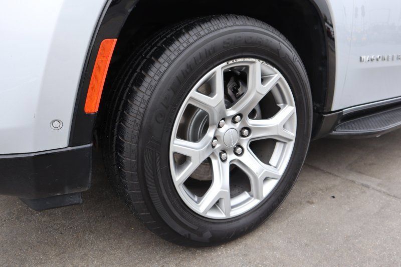 Used 2022 Jeep Wagoneer Series II AWD/4WD image 8
