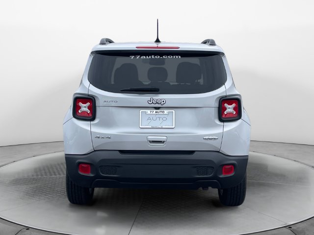 Used 2019 Jeep Renegade Latitude w/ Popular Equipment Group AWD/4WD image 4