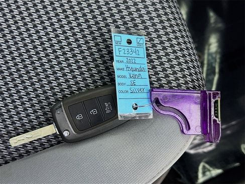 Used 2022 Hyundai Kona SE image 32