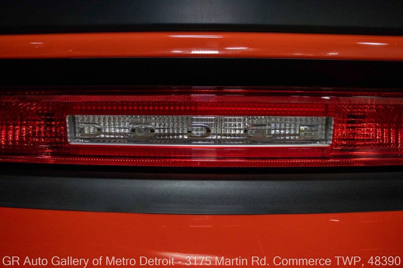 Used 2009 Dodge Challenger SRT8 w/ SRT Option Group II RWD image 40