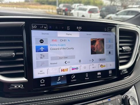 New 2026 Chrysler Pacifica Select image 18