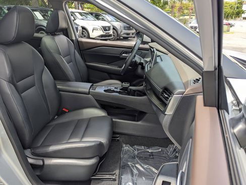 Certified 2023 Nissan Rogue SV w/ SV Premium B Package FWD image 21