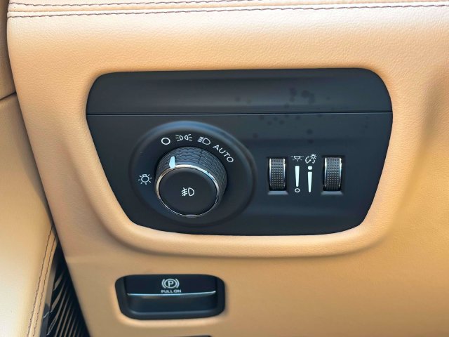 New 2027 Jeep Grand Cherokee Summit AWD/4WD image 24