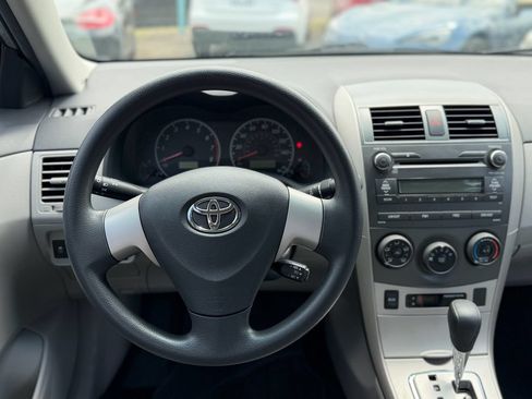 Used 2011 Toyota Corolla LE FWD image 19