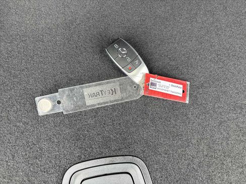 New 2026 Mercedes-Benz GLB 250 4MATIC image 27