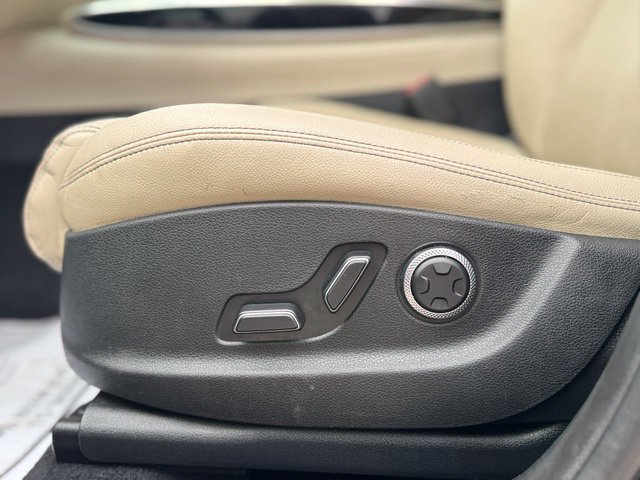 Used 2025 Genesis GV70 2.5T AWD/4WD image 10