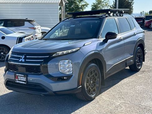 New 2026 Mitsubishi Outlander AWD image 3