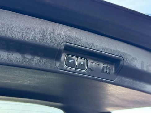 Certified 2025 Ford Explorer ST-Line w/ Premium Package image 39