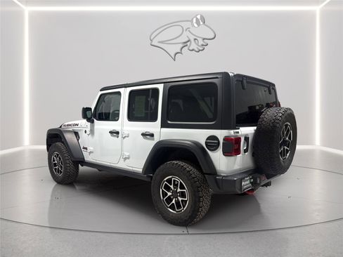 Used 2025 Jeep Wrangler Unlimited Rubicon AWD/4WD image 4