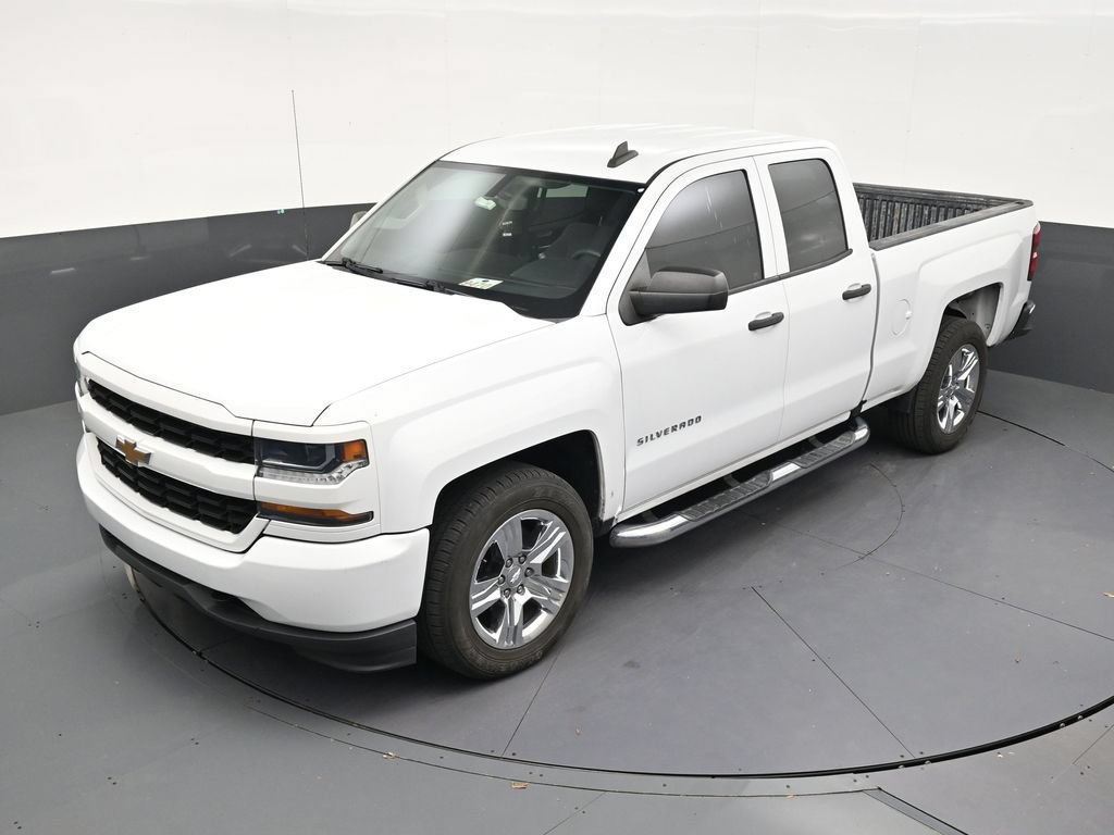 Used 2018 Chevrolet Silverado 1500 Custom w/ Custom Value Package RWD image 11
