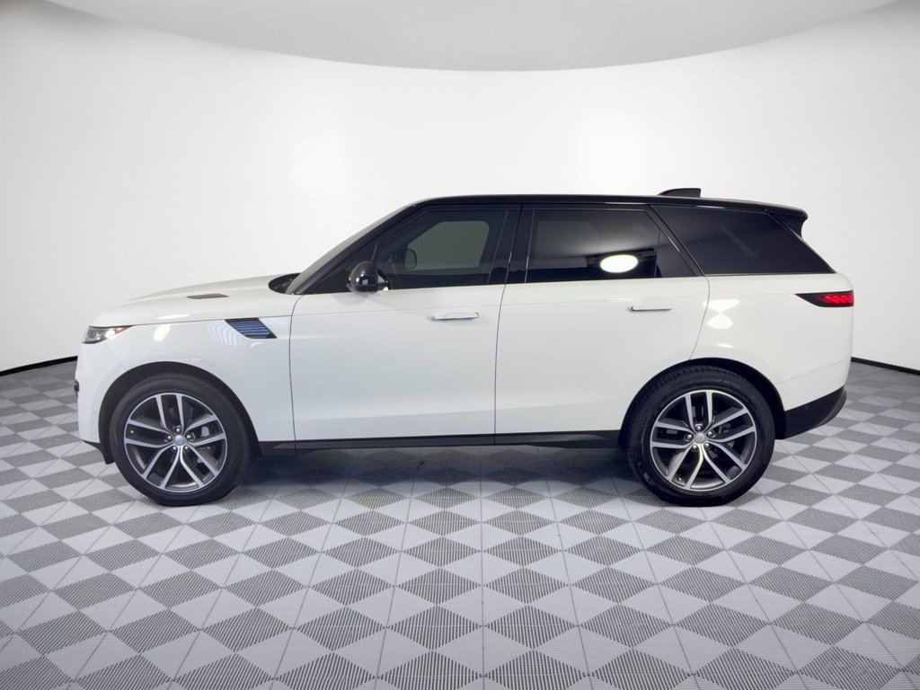 Used 2023 Land Rover Range Rover Sport SE AWD/4WD image 2