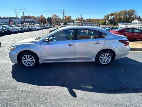 Used 2016 Nissan Altima 2.5 S w/ Power Driver Seat Package image 4