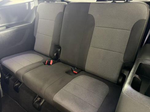 Used 2018 Chevrolet Traverse LT AWD/4WD image 38