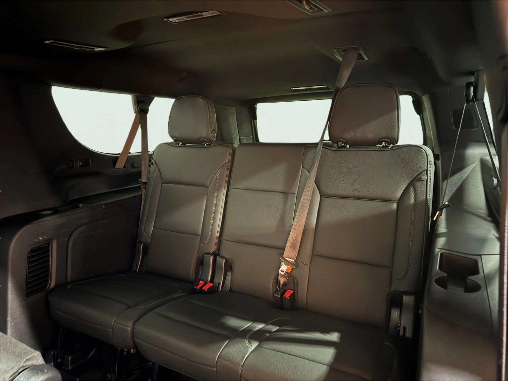 Used 2022 GMC Yukon XL Denali AWD/4WD image 26