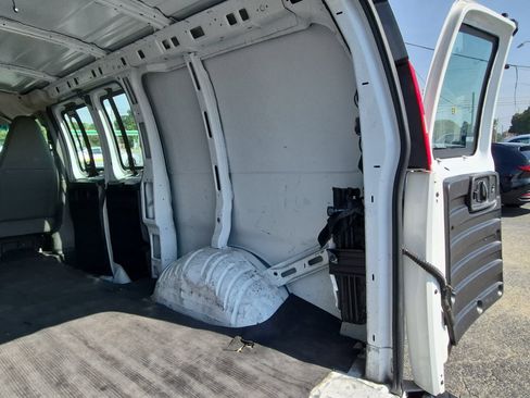 Used 2019 Chevrolet Express 2500 w/ Enhanced Convenience Package RWD image 30