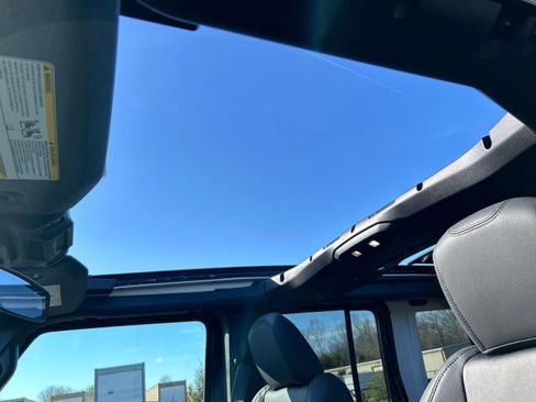 New 2025 Jeep Wrangler Unlimited Sahara w/ Safety Group AWD/4WD image 24