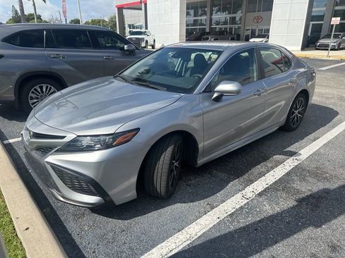 Used 2023 Toyota Camry SE w/ Convenience Package image 1