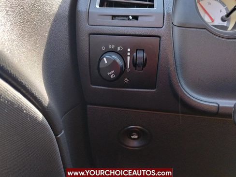 Used 2010 Dodge Challenger SE image 20