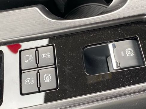 New 2026 Subaru Outback Touring AWD/4WD image 18