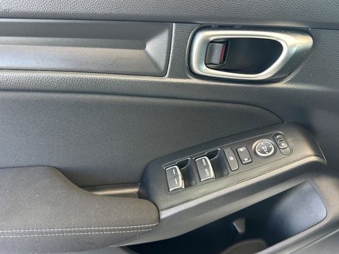 Used 2025 Honda Civic Sport image 11