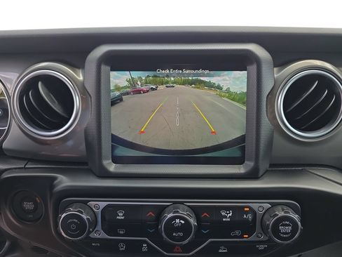 Used 2023 Jeep Wrangler Unlimited Sahara AWD/4WD image 23