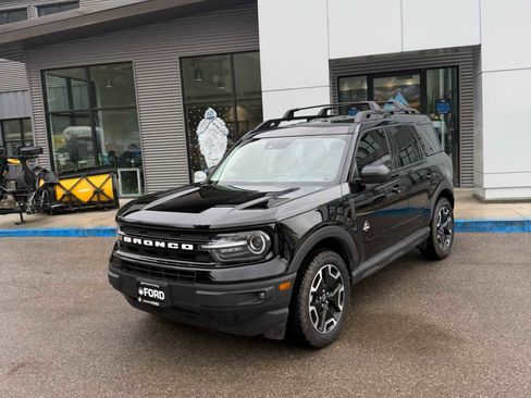 Used 2023 Ford Bronco Sport Outer Banks w/ Tech Package image 2