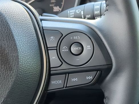 Used 2025 Toyota Corolla SE image 24