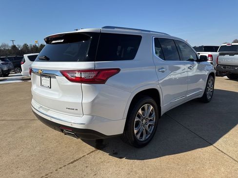 Used 2019 Chevrolet Traverse Premier w/ Driver Confidence II Package image 4