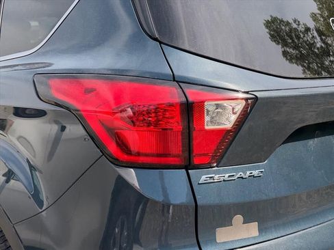 Used 2019 Ford Escape Titanium AWD/4WD image 9