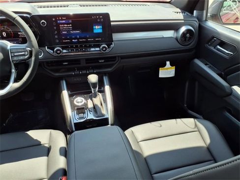 New 2025 Chevrolet Colorado LT w/ LT Convenience Package image 15