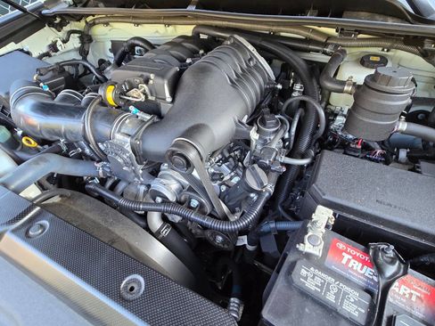 Used 2018 Toyota 4Runner Limited image 38