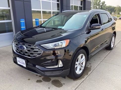 Used 2020 Ford Edge SEL w/ Cold Weather Package FWD image 2