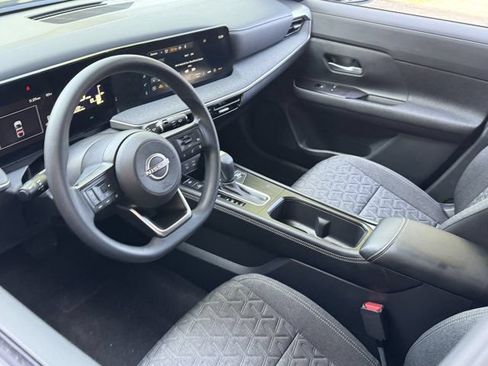 Used 2025 Nissan Kicks SV AWD/4WD image 28