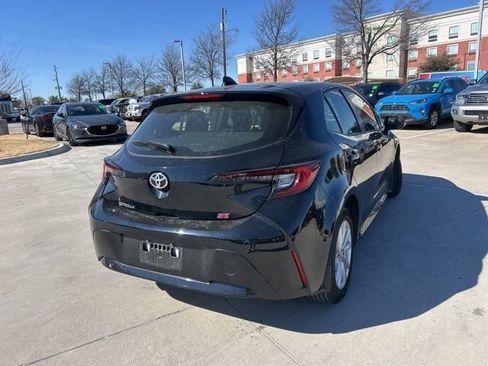 Used 2025 Toyota Corolla SE image 3