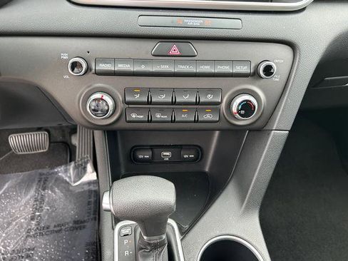 Used 2022 Kia Sportage LX image 20