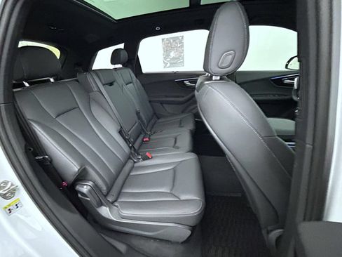 Used 2025 Audi Q7 3.0T Premium Plus w/ Premium Plus Package AWD/4WD image 18