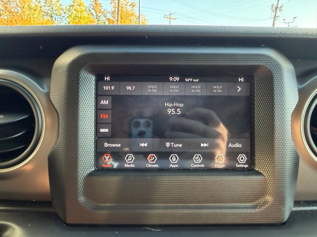 Used 2023 Jeep Wrangler Unlimited w/ Cold Weather Group AWD/4WD image 38