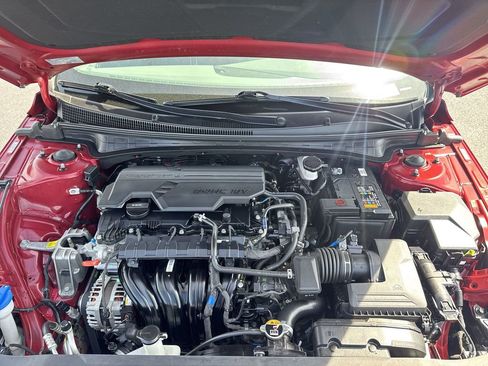 Used 2024 Hyundai Elantra SEL FWD image 25