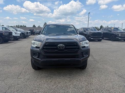 Used 2018 Toyota Tacoma SR AWD/4WD image 7