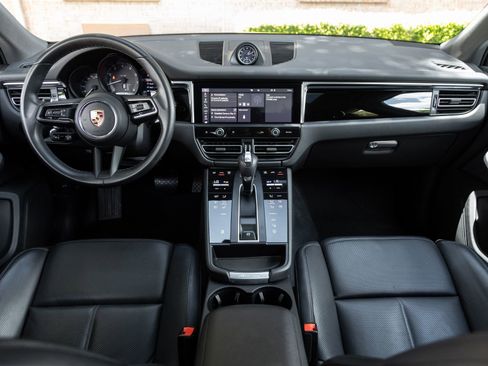 Certified 2023 Porsche Macan AWD/4WD image 12